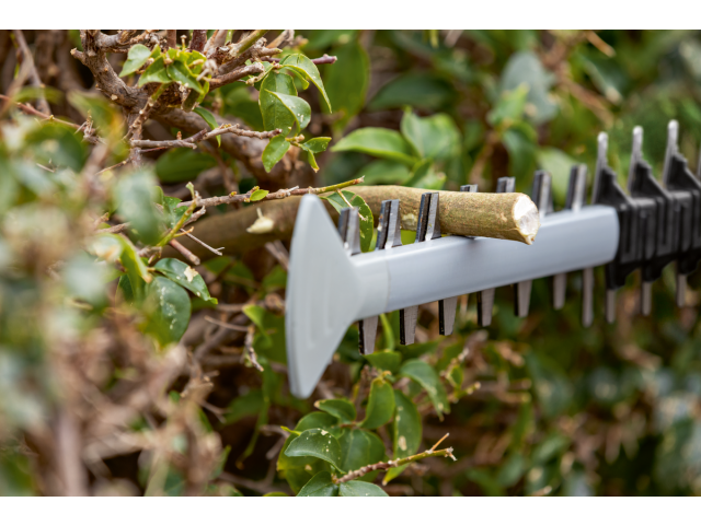 Akumulatorske škarje za živo mejo Bosch GHE 18V-60, 06008C9001